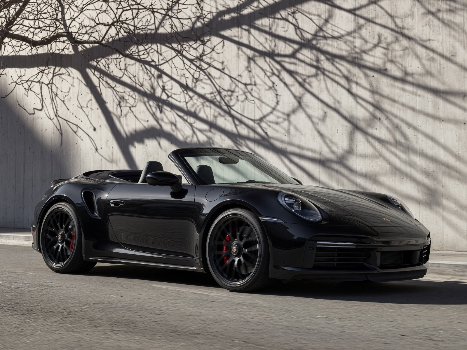 911